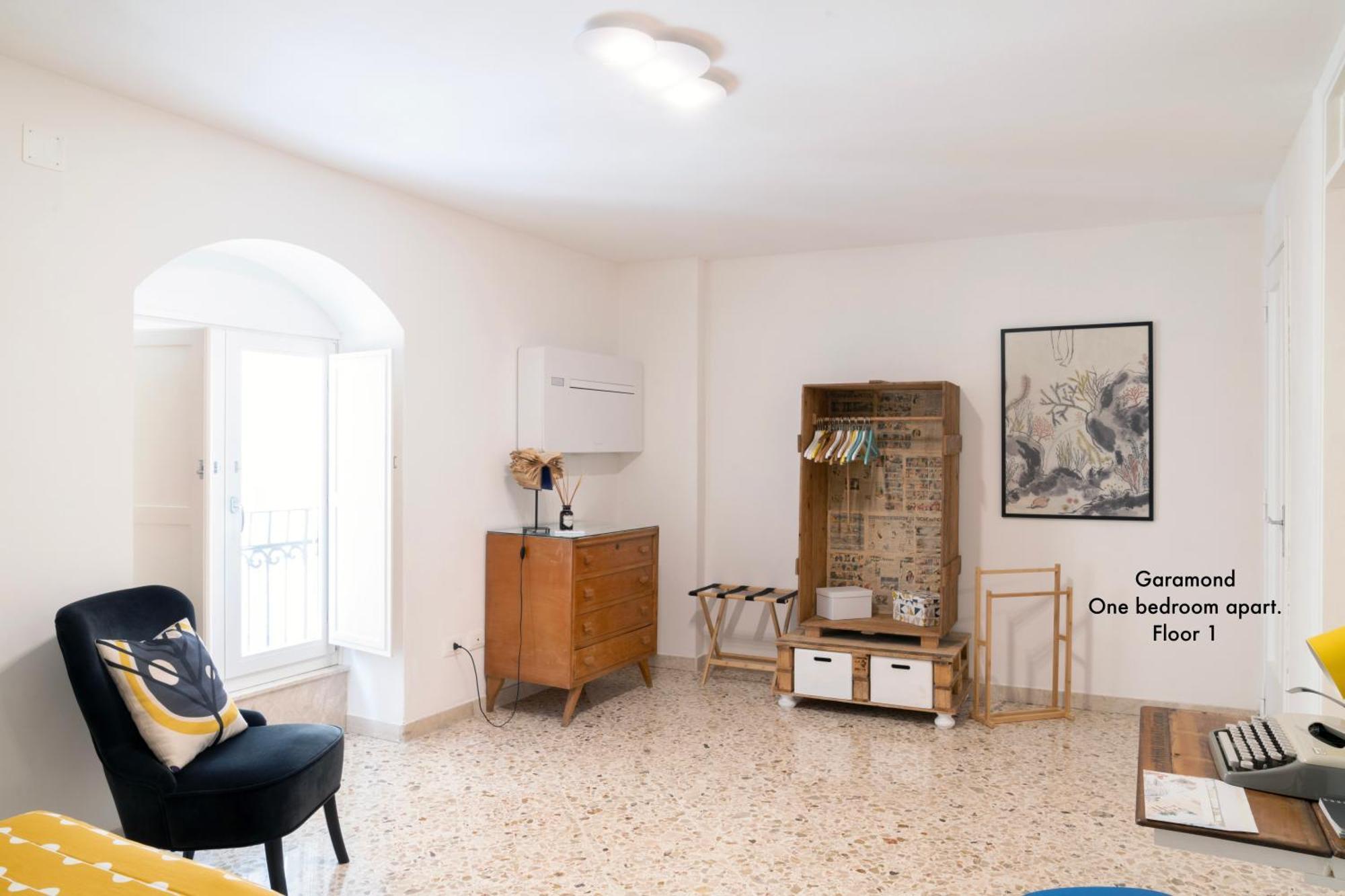 Appartamenti Di Casa Verbavolant Syrakus Exterior foto